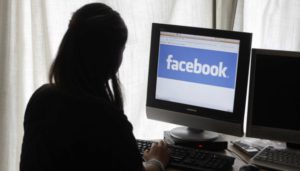 Aprendiendo trucos de facebook para mis amigos a base de preguntas y respuestas